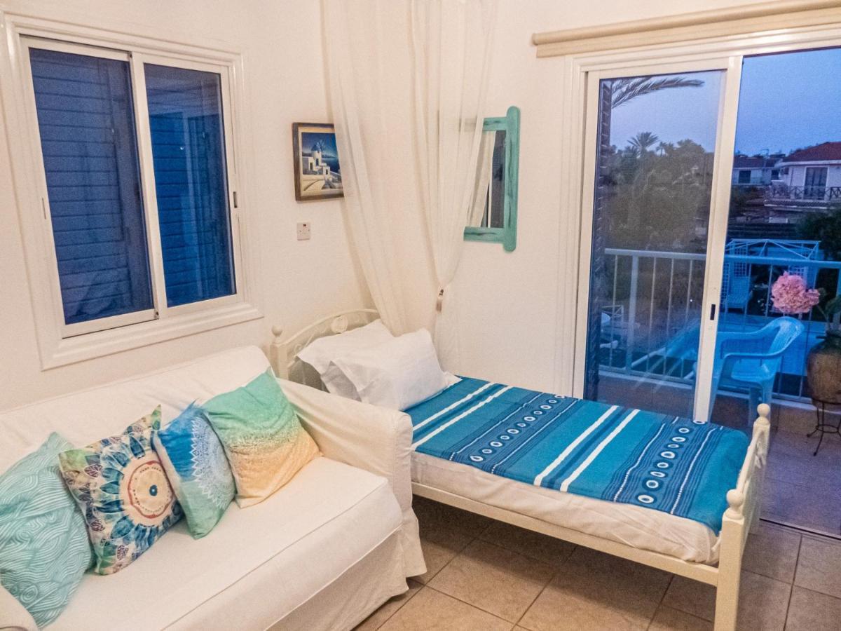 Greek Island Style 2 Bedroom Villa With Pool Next To The Sea Larnaca Exterior foto